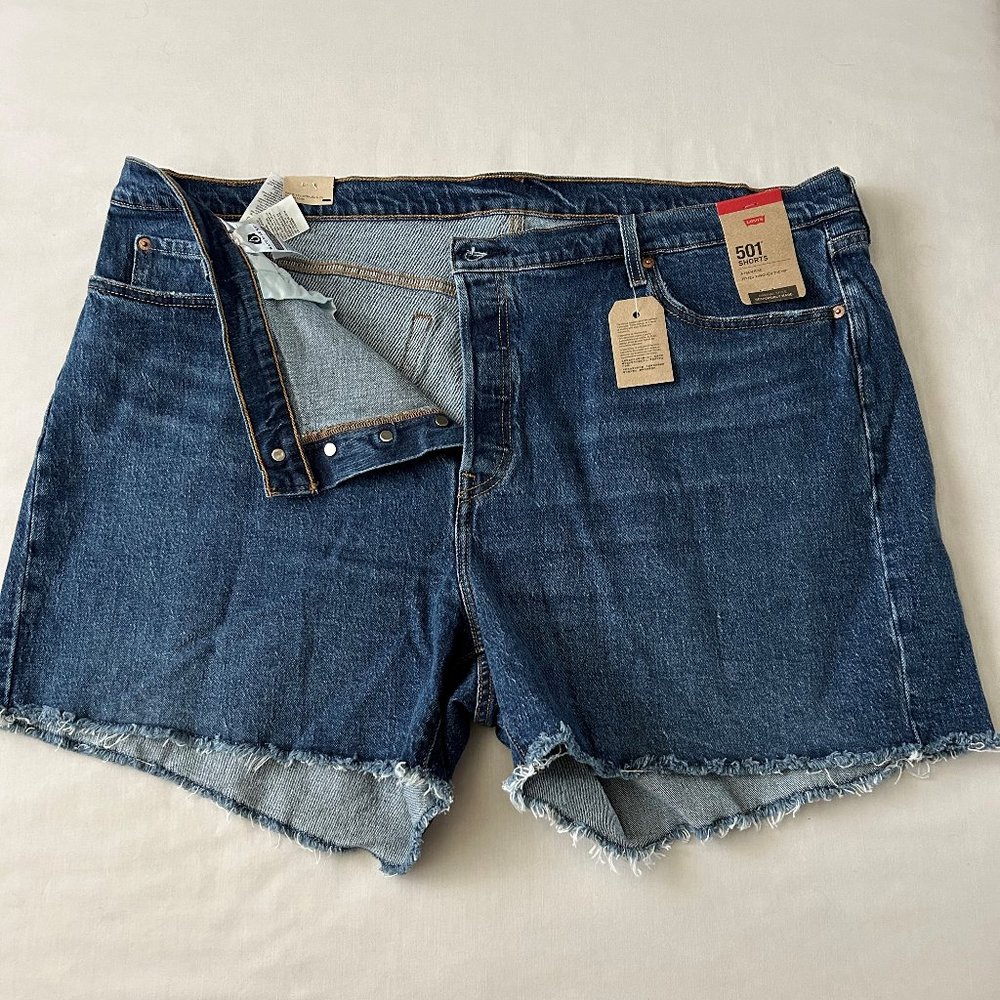 Levi's Women's 501 Medium Wash Distressed Frayed Hem High Waist Shorts Size 24W